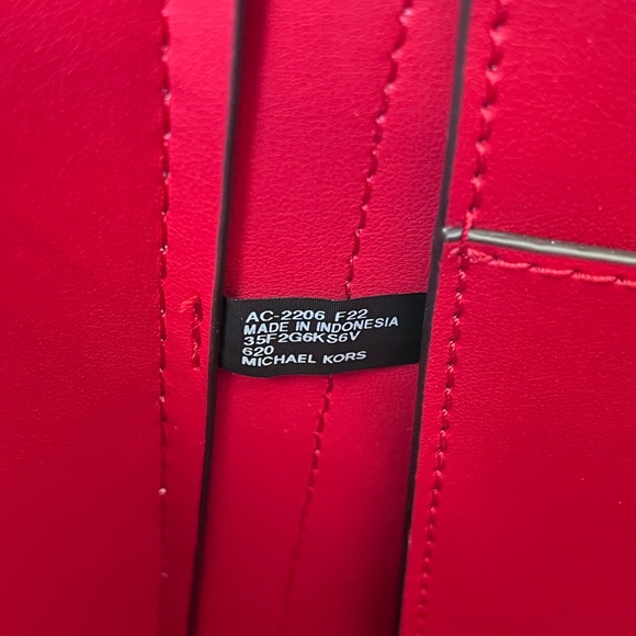 🌼Michael Kors with iPad case - Picture 14 of 15